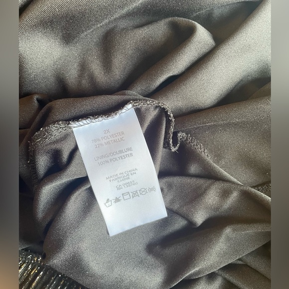 Women’s Plus Size Glitter Top ( 2X ) - Picture 4 of 4